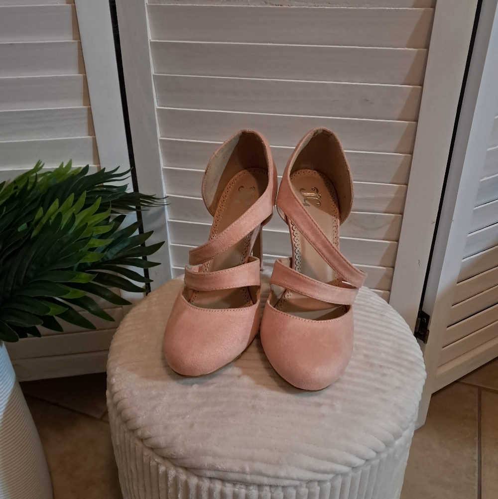 Elegant Pink Suede Heels